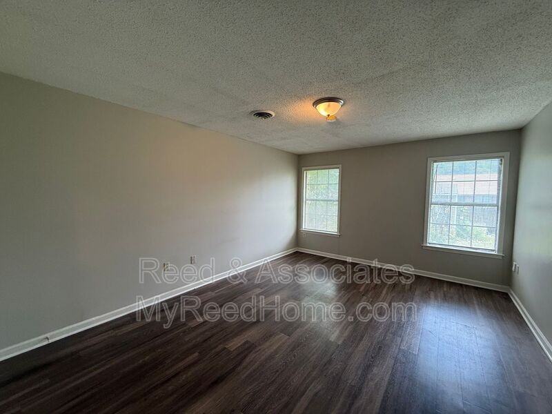 4811 Barkshire Dr - Photo 6 of 13