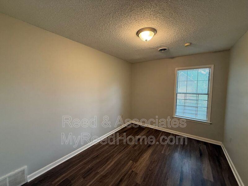 4811 Barkshire Dr - Photo 7 of 13
