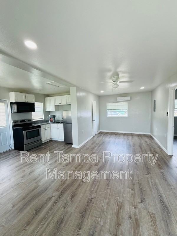 1146 Neptune Dr - Photo 2 of 22