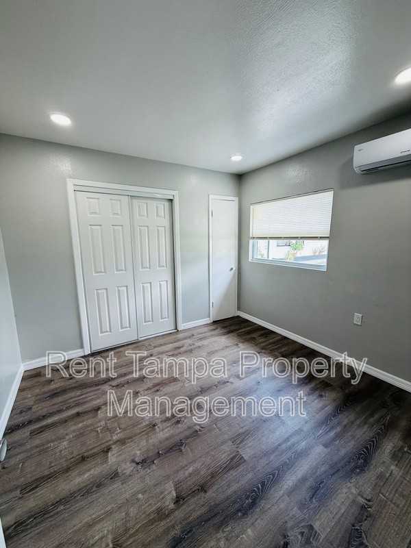 1146 Neptune Dr - Photo 6 of 22