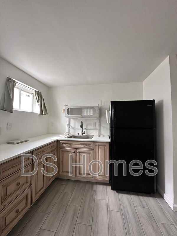 34 Elizabeth Ave - Photo 4 of 18