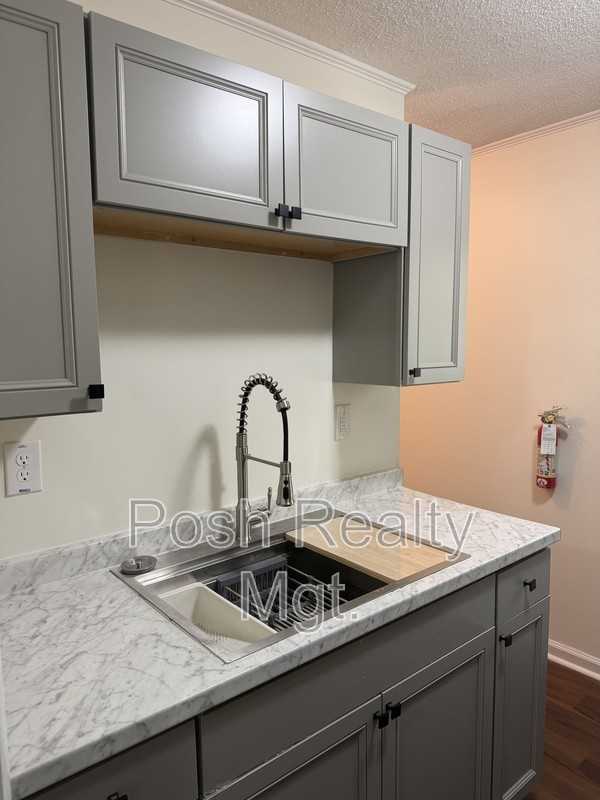 3517 Old Battleground Rd - Photo 5 of 11