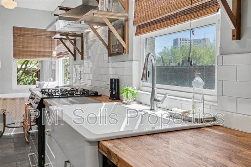 724 E Portland St - Photo 6 of 21