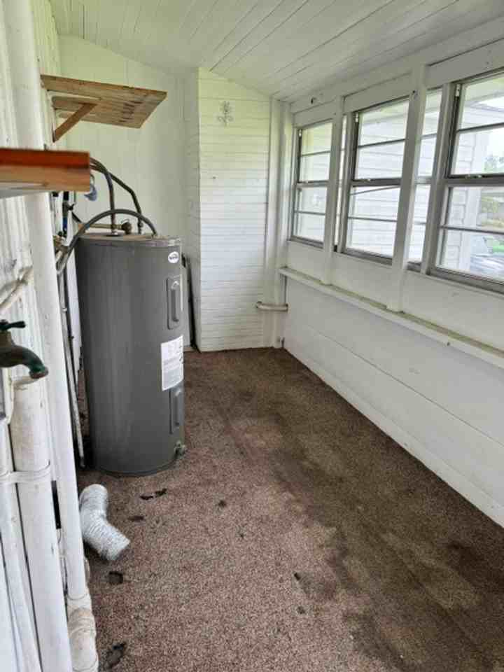2504 Avenue H - Photo 5 of 11