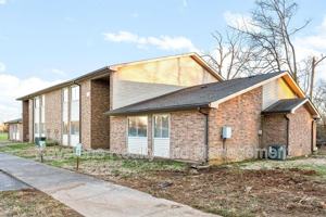 featured image of 225 Clara Dr #4B