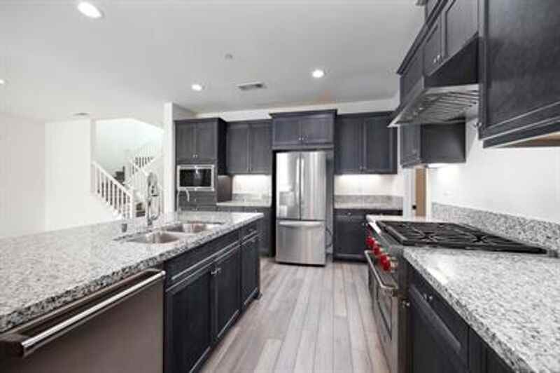 1018 Crestline Rd - Photo 2 of 23