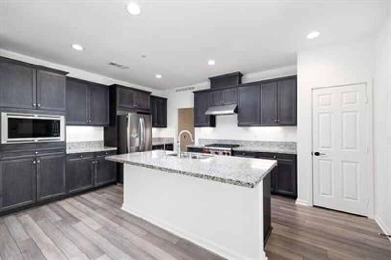 1018 Crestline Rd - Photo 3 of 23