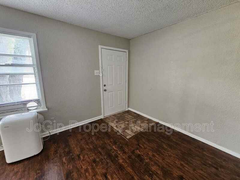 6365 Hollis Ave - Photo 3 of 14
