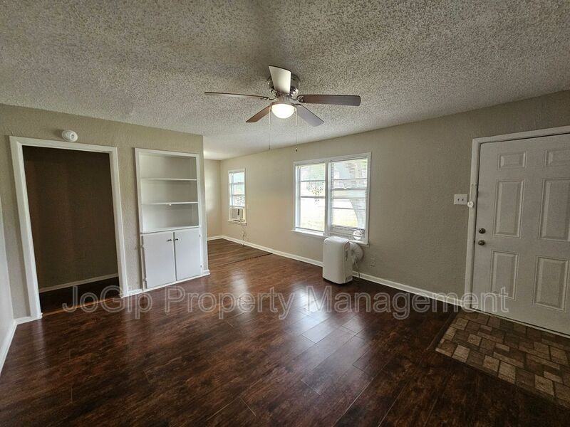 6365 Hollis Ave - Photo 5 of 14