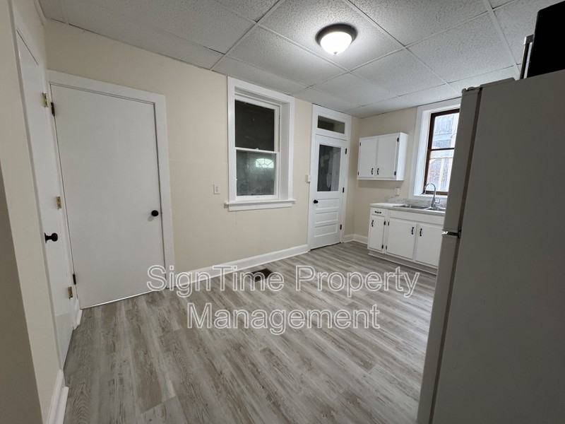 836 W Washington St - Photo 4 of 28