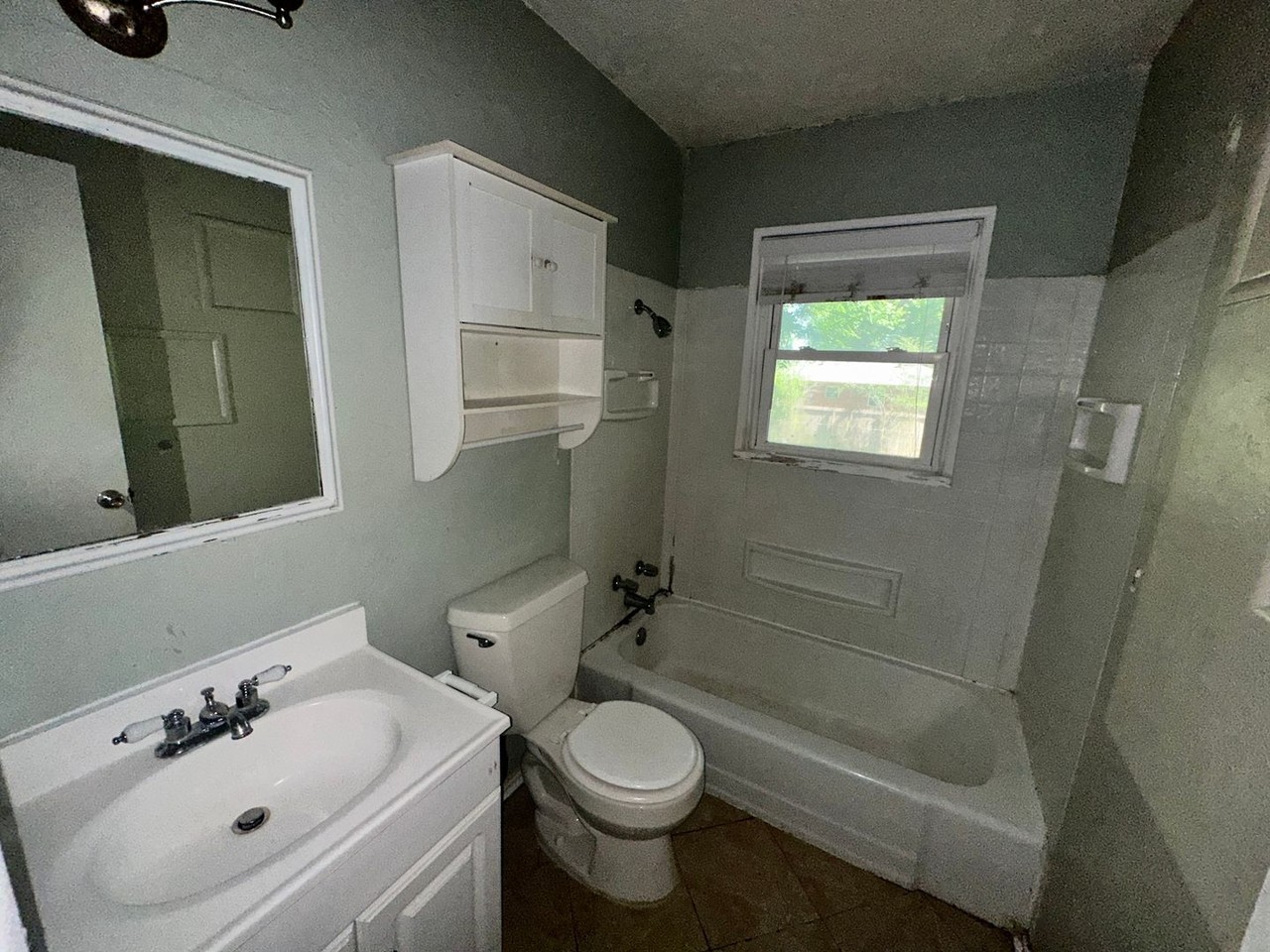 511 Manor Dr - Photo 5 of 16