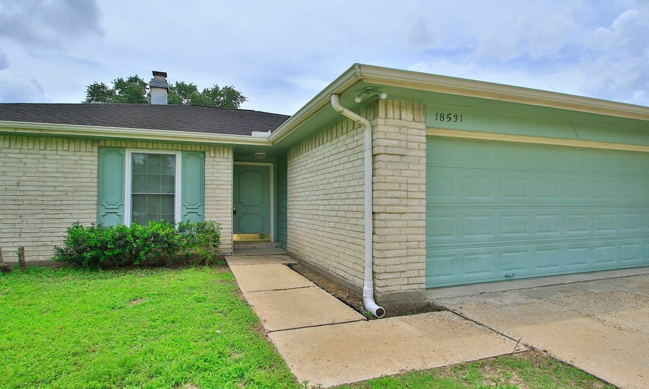 18531 Lippizaner Dr - Photo 3 of 33