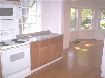 216 Norfolk St - Photo 3 of 20