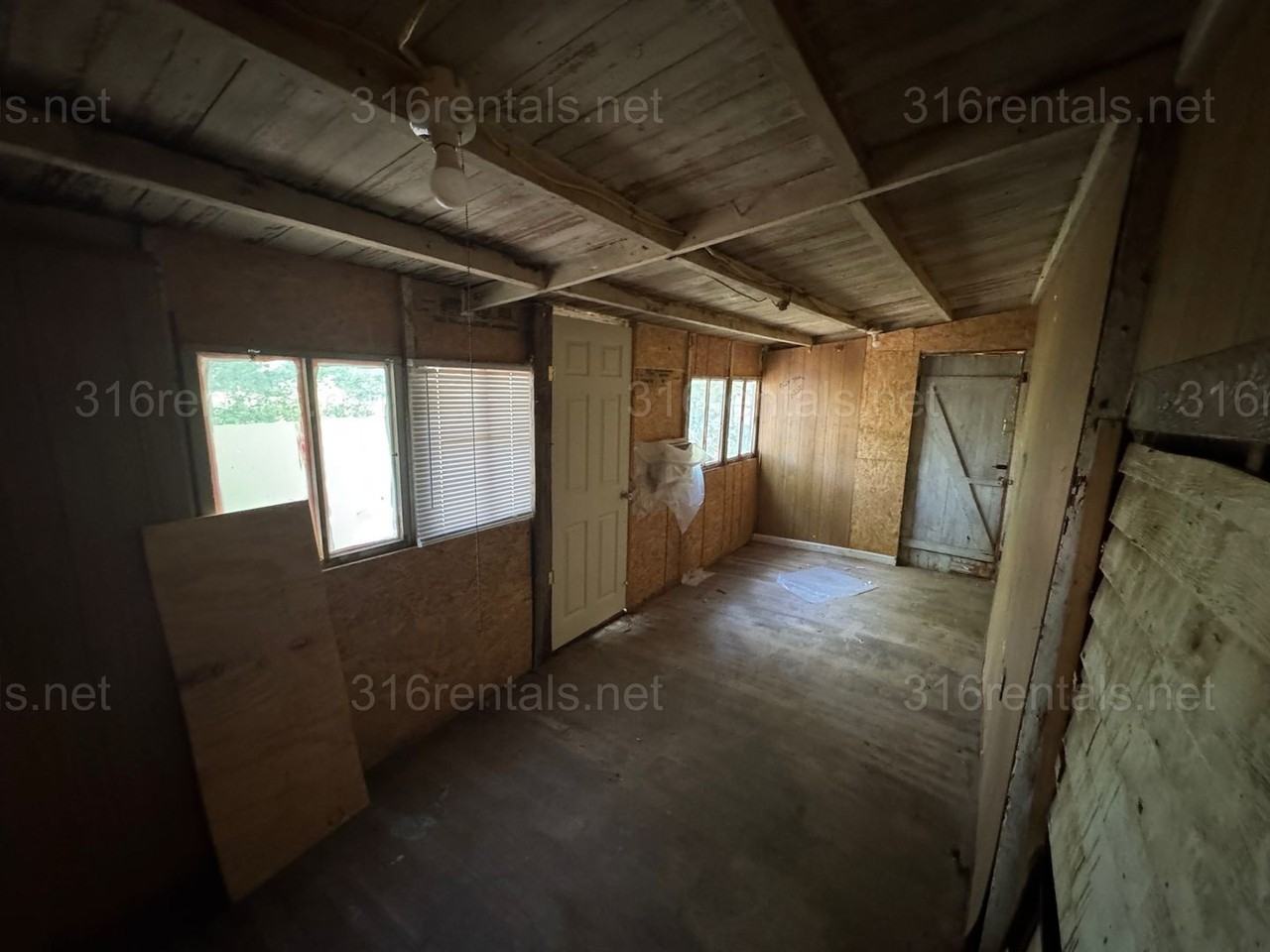 504 E 10th St - Photo 6 of 11