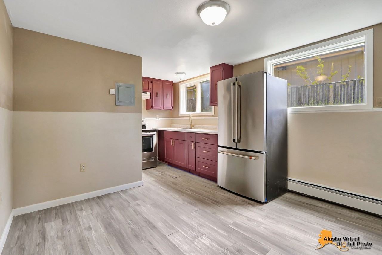 1335 Hyder Street - Photo 6 of 37