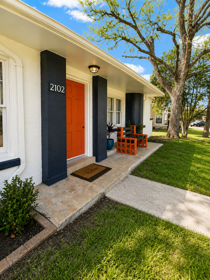 2102 W Mistletoe Ave - Photo 2 of 18