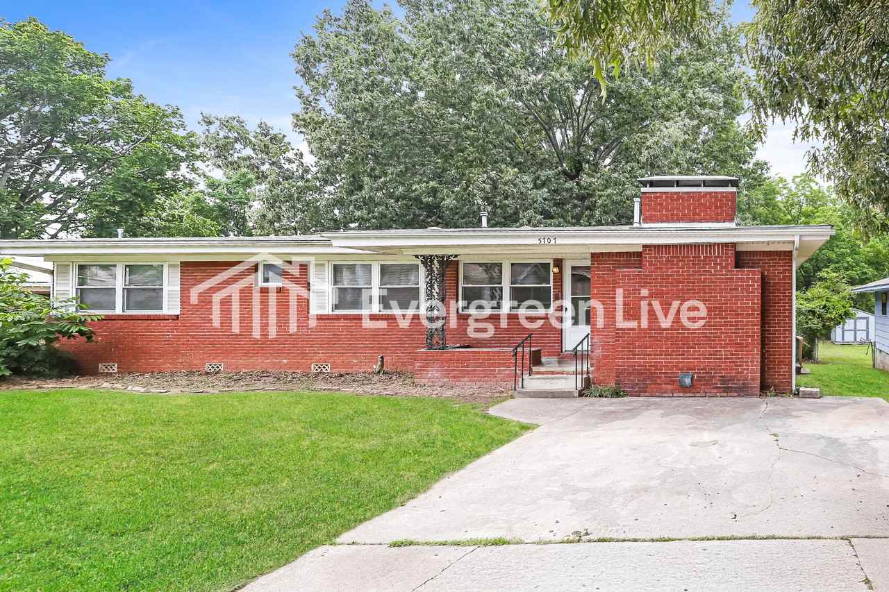 5707 Meadowbrook Ln - Photo 2 of 15