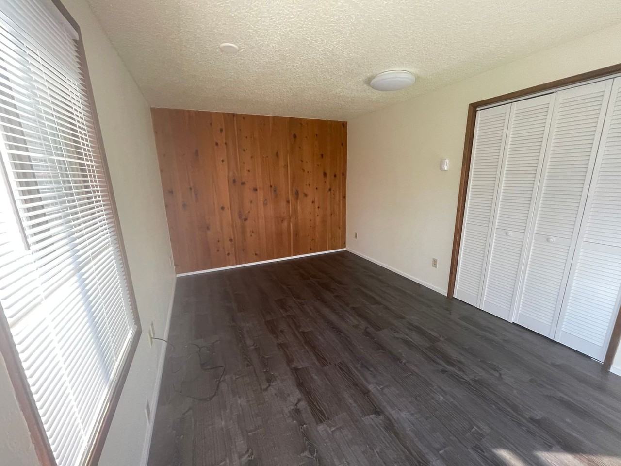 1782 Se Douglas Ave - Photo 2 of 8
