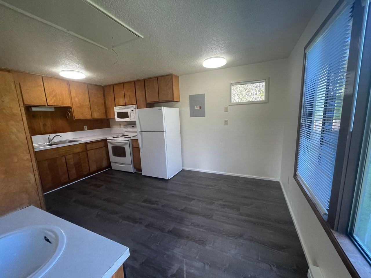 1782 Se Douglas Ave - Photo 5 of 8