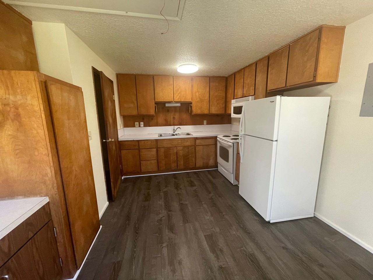 1782 Se Douglas Ave - Photo 6 of 8
