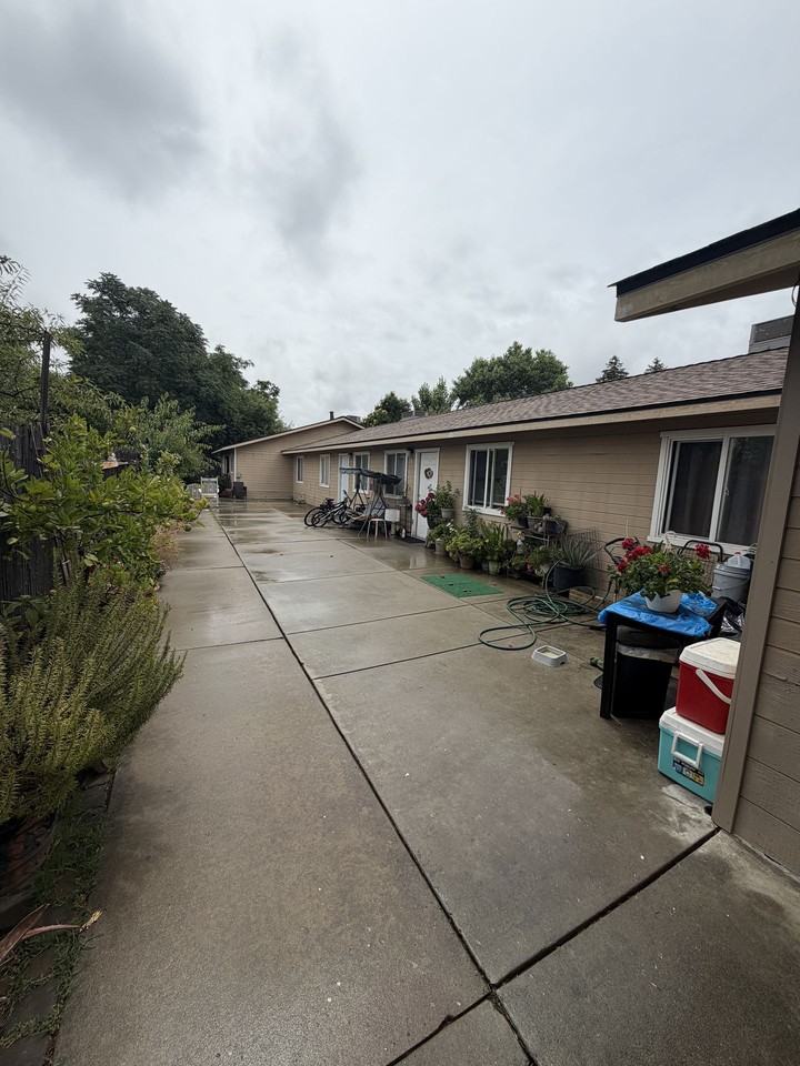 442 N St #A - Photo 5 of 8