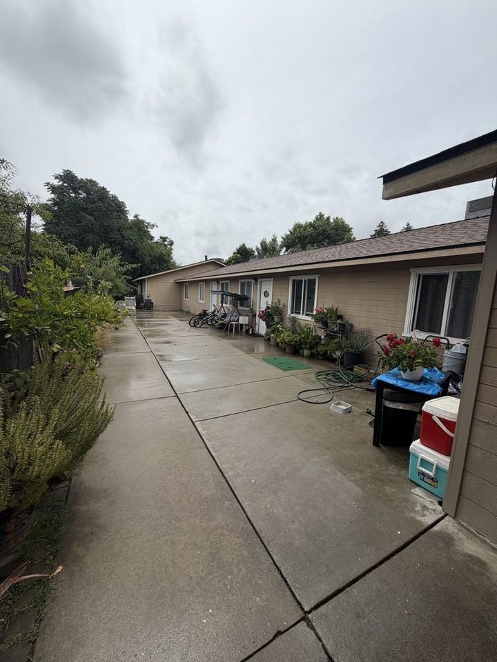 442 N St #A - Photo 6 of 8