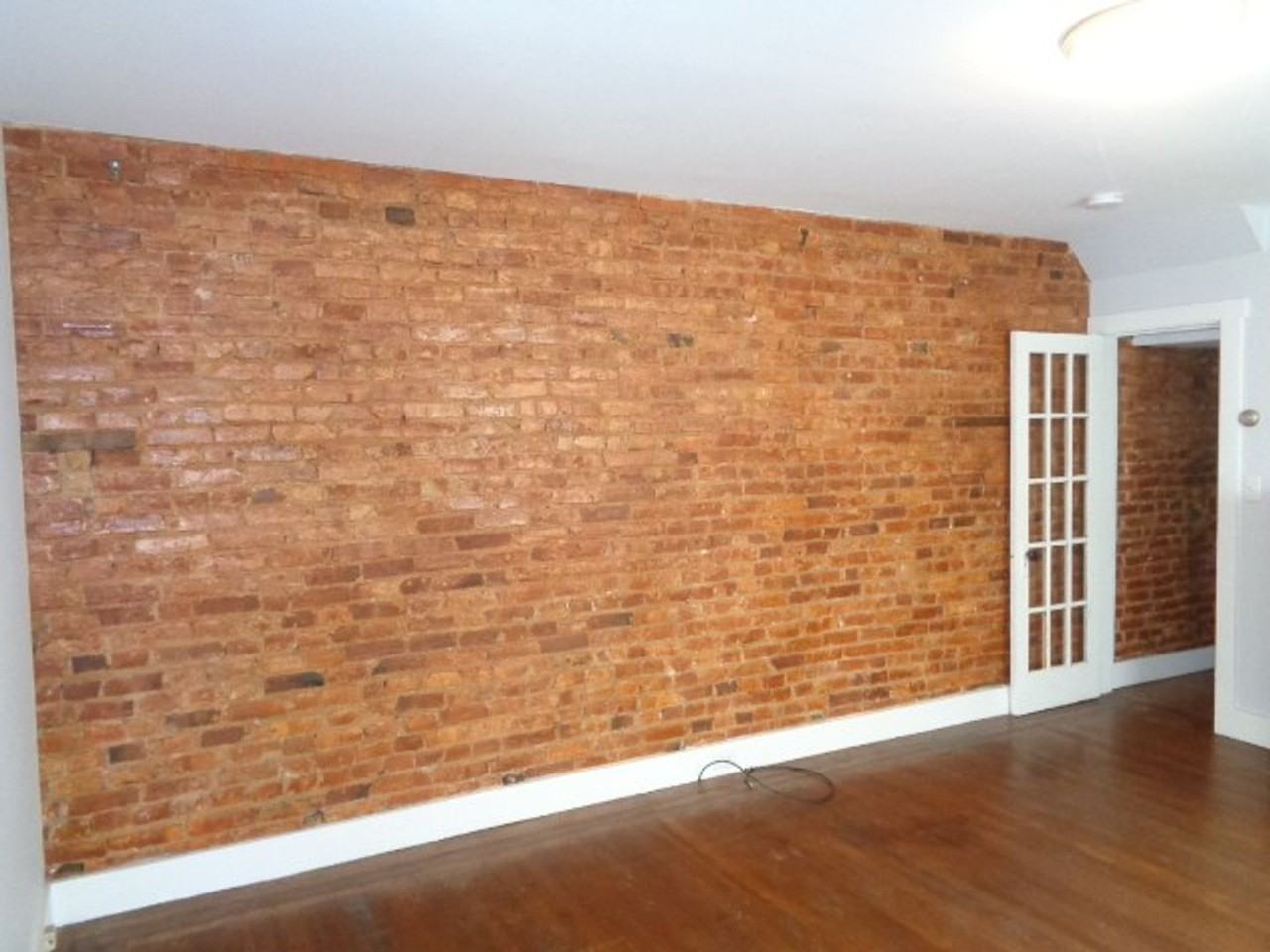 4025 Falls Rd - Photo 3 of 15