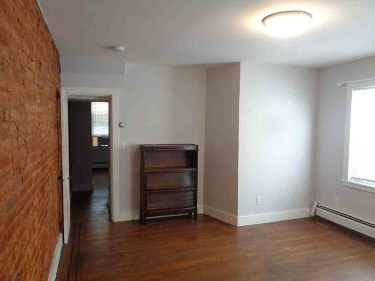 4025 Falls Rd - Photo 6 of 15