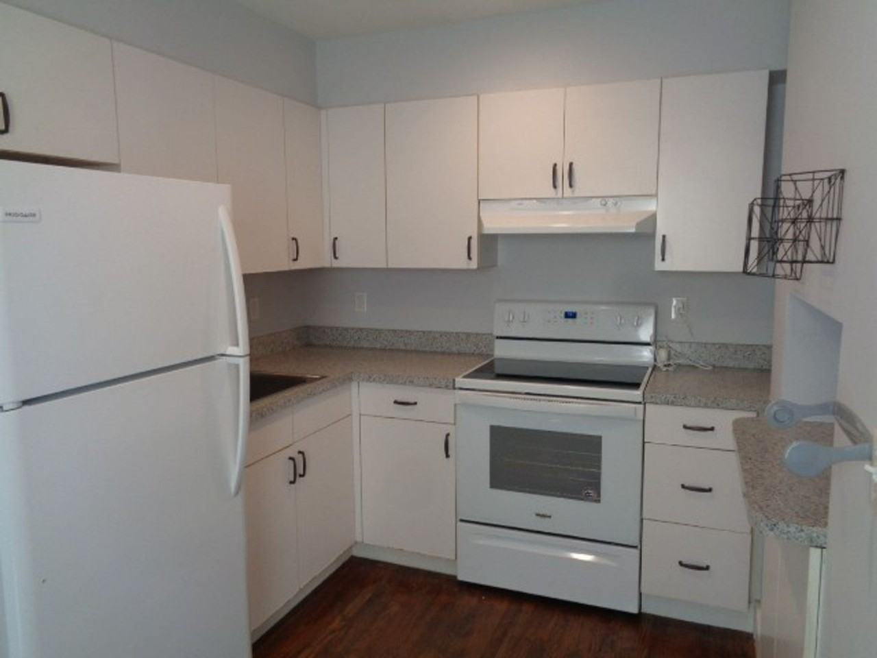 4025 Falls Rd - Photo 7 of 15
