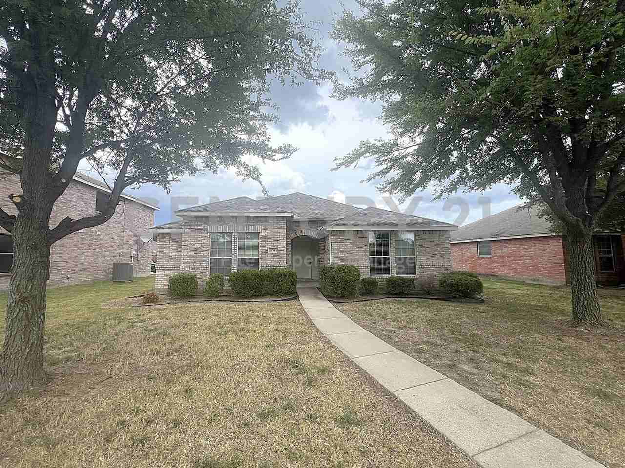 1616 Logan Dr - Photo 2 of 35