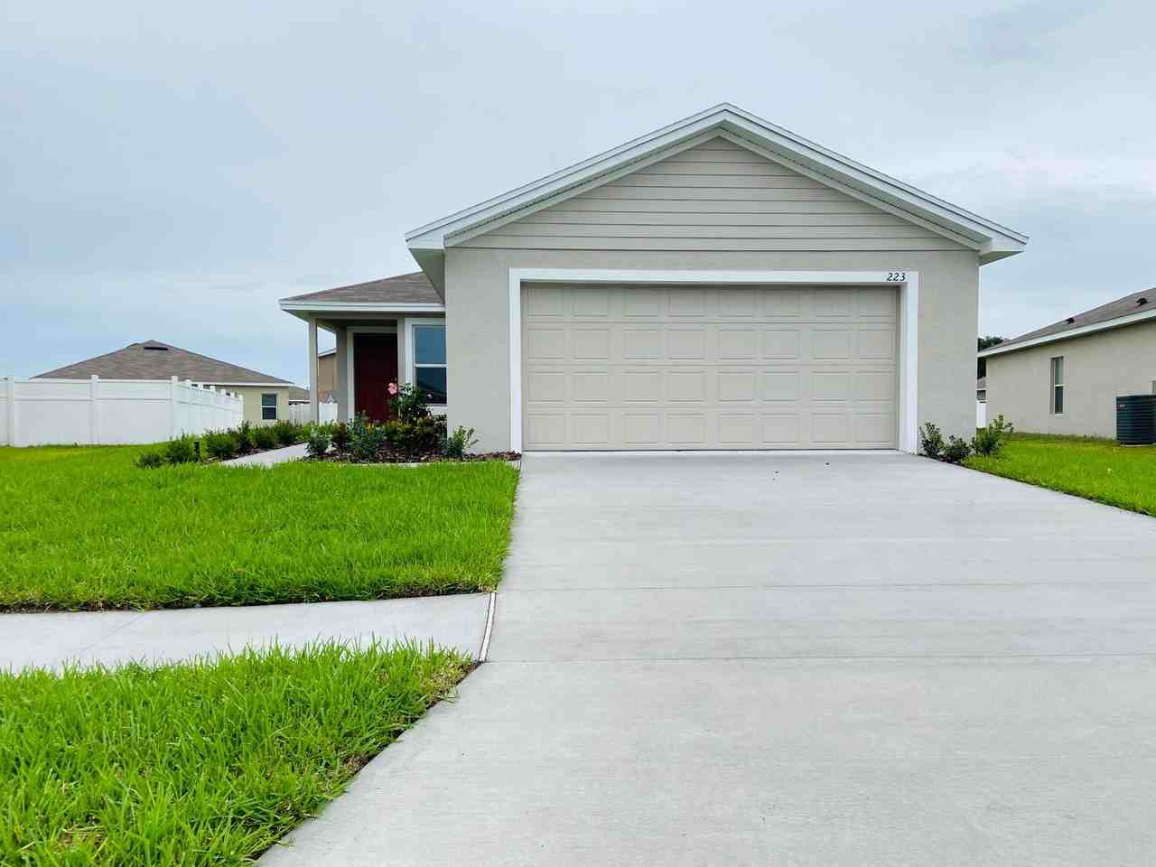 223 Hibiscus St - Photo 2 of 19