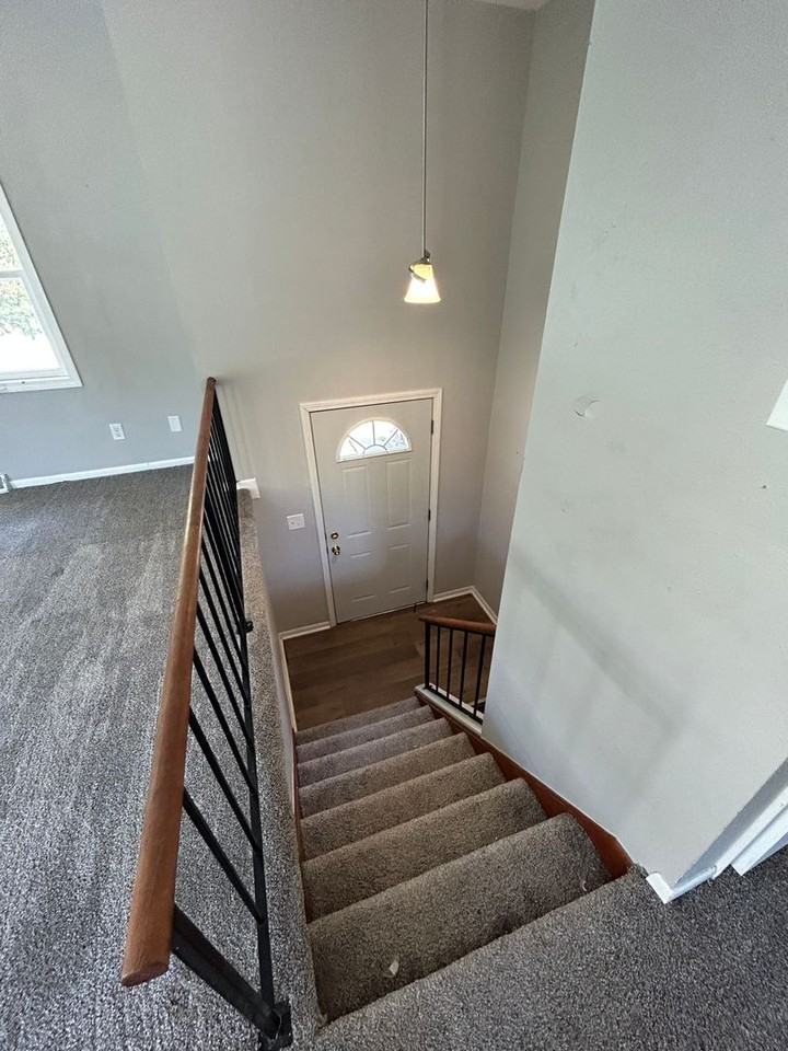 4377 Oxford Dr - Photo 3 of 14