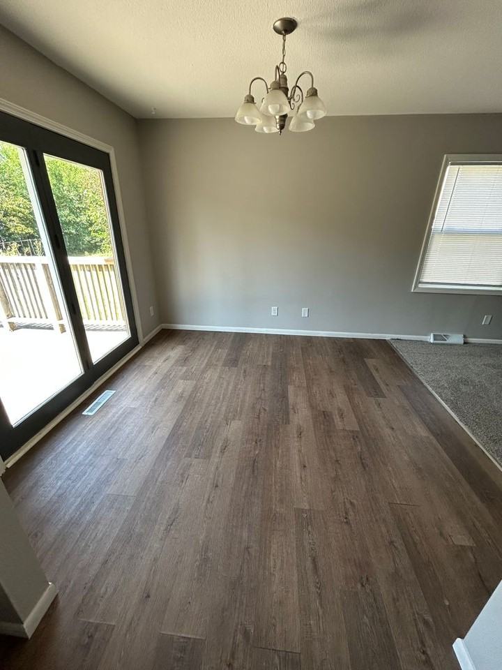 4377 Oxford Dr - Photo 4 of 14