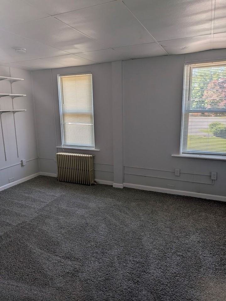 1216 Clark St - Photo 3 of 9