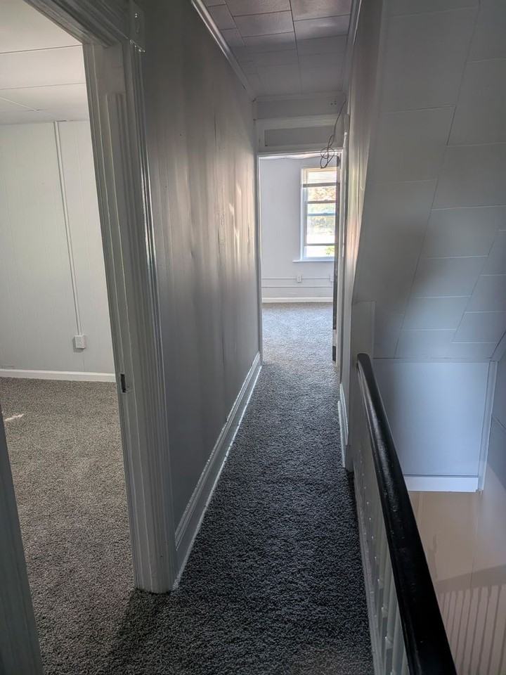 1216 Clark St - Photo 5 of 9