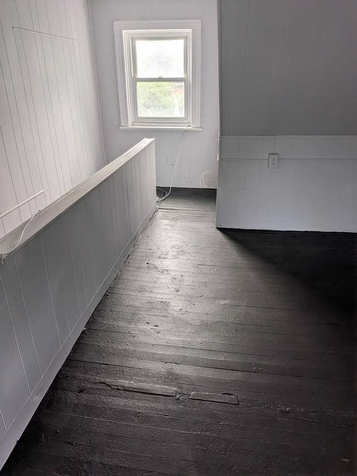 1216 Clark St - Photo 6 of 9