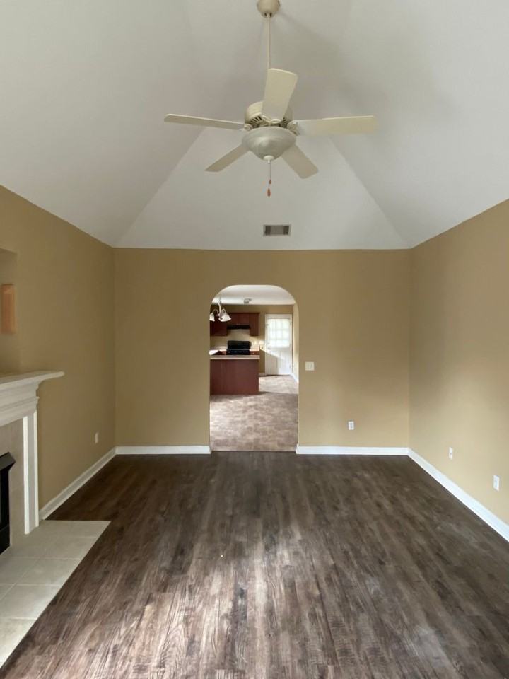 525 Fox Run Cir - Photo 3 of 30