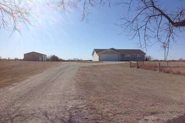 12380 Elm Slough Rd - Photo 2 of 32