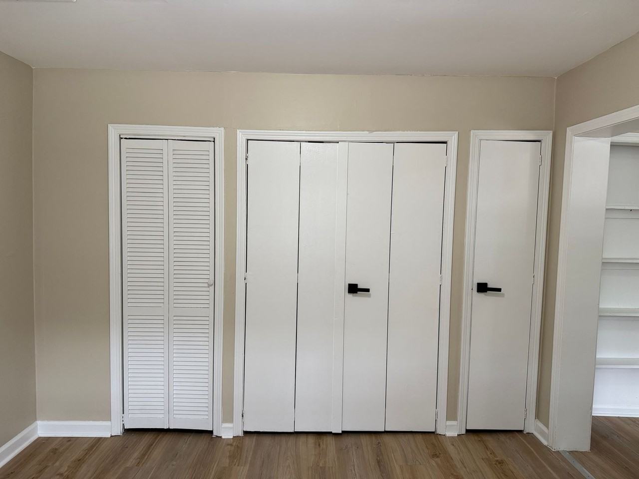 1151 Perry St - Photo 5 of 18