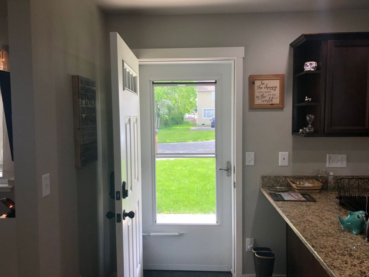 2520 Undine St - Photo 3 of 33