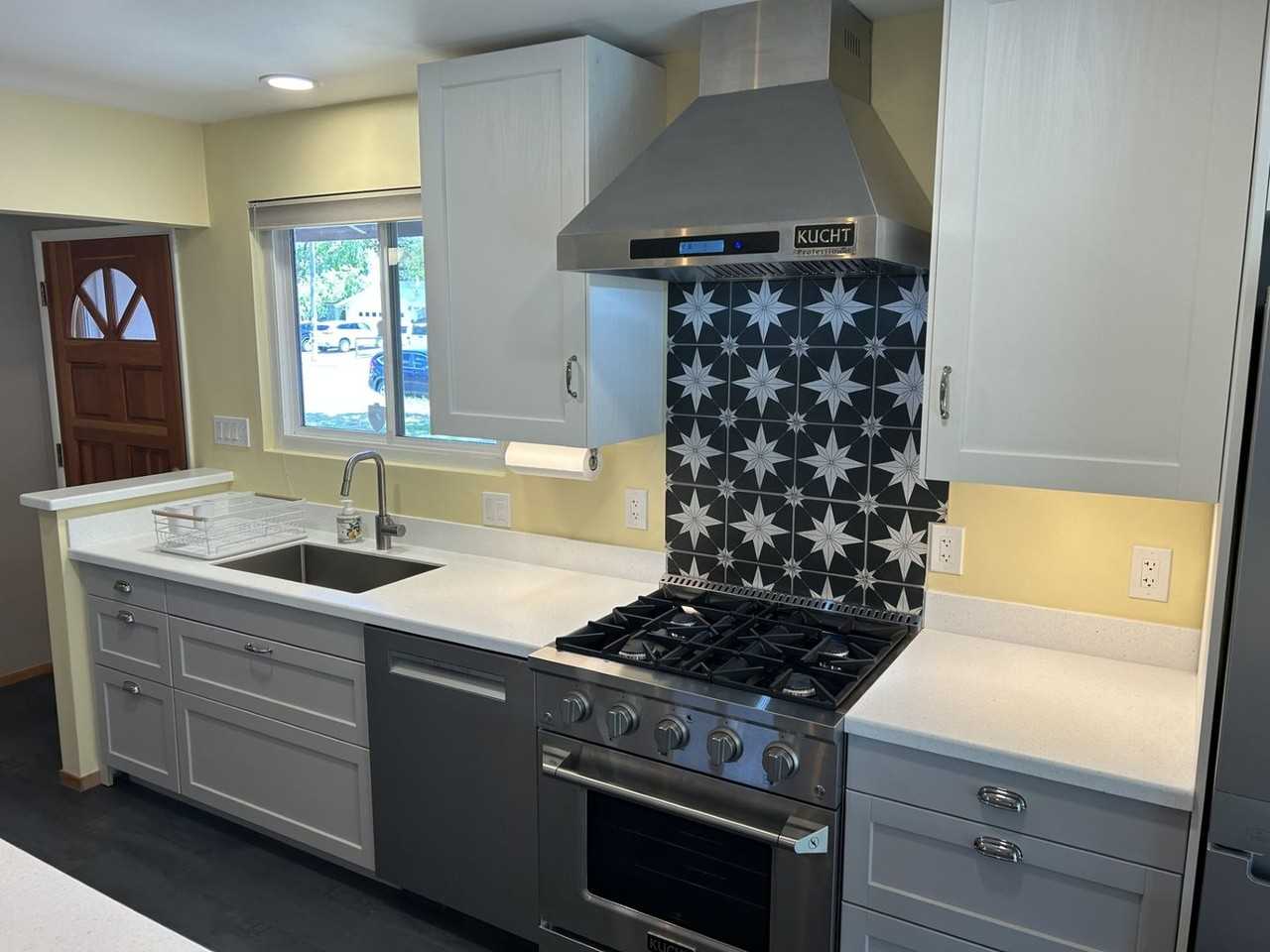 1419 Cambridge St - Photo 4 of 25