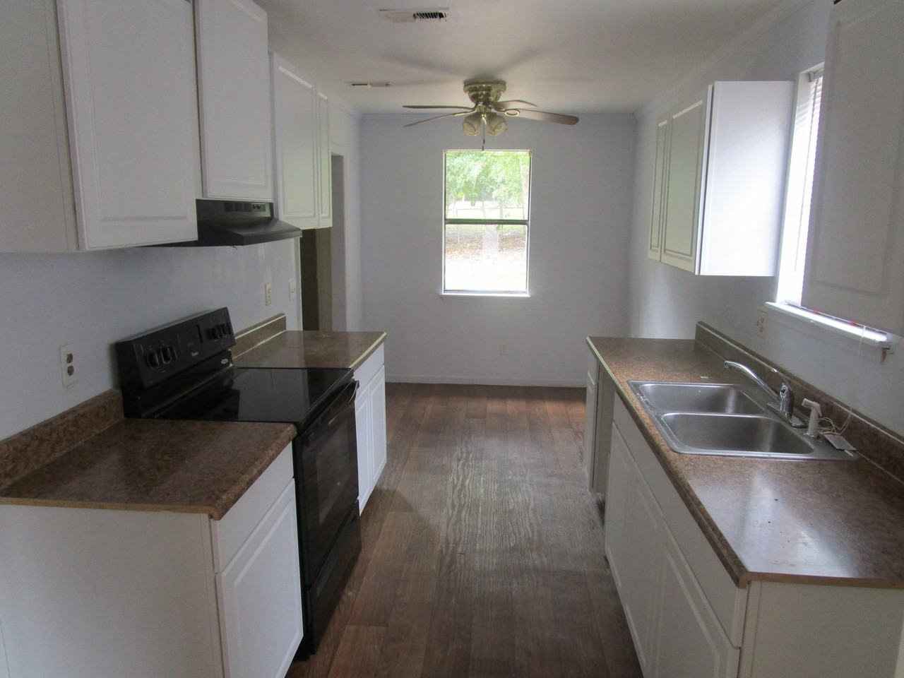 2604 Edmonton Ct - Photo 2 of 7