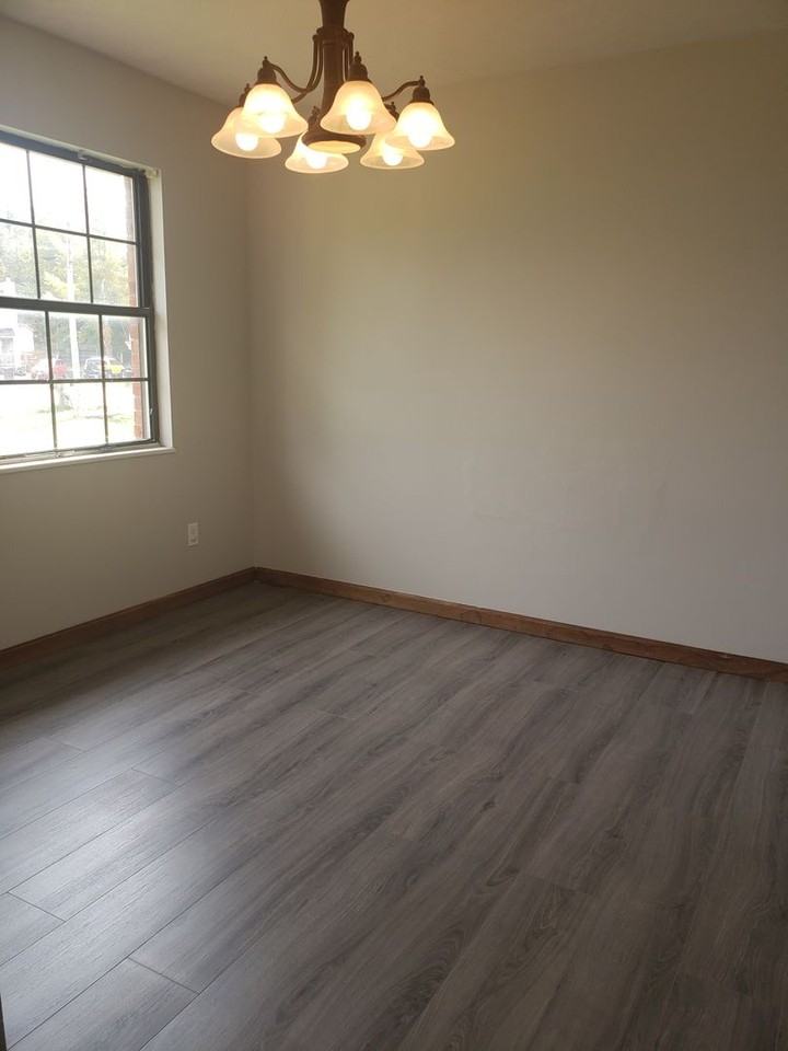 105 Creekside Ct - Photo 4 of 8