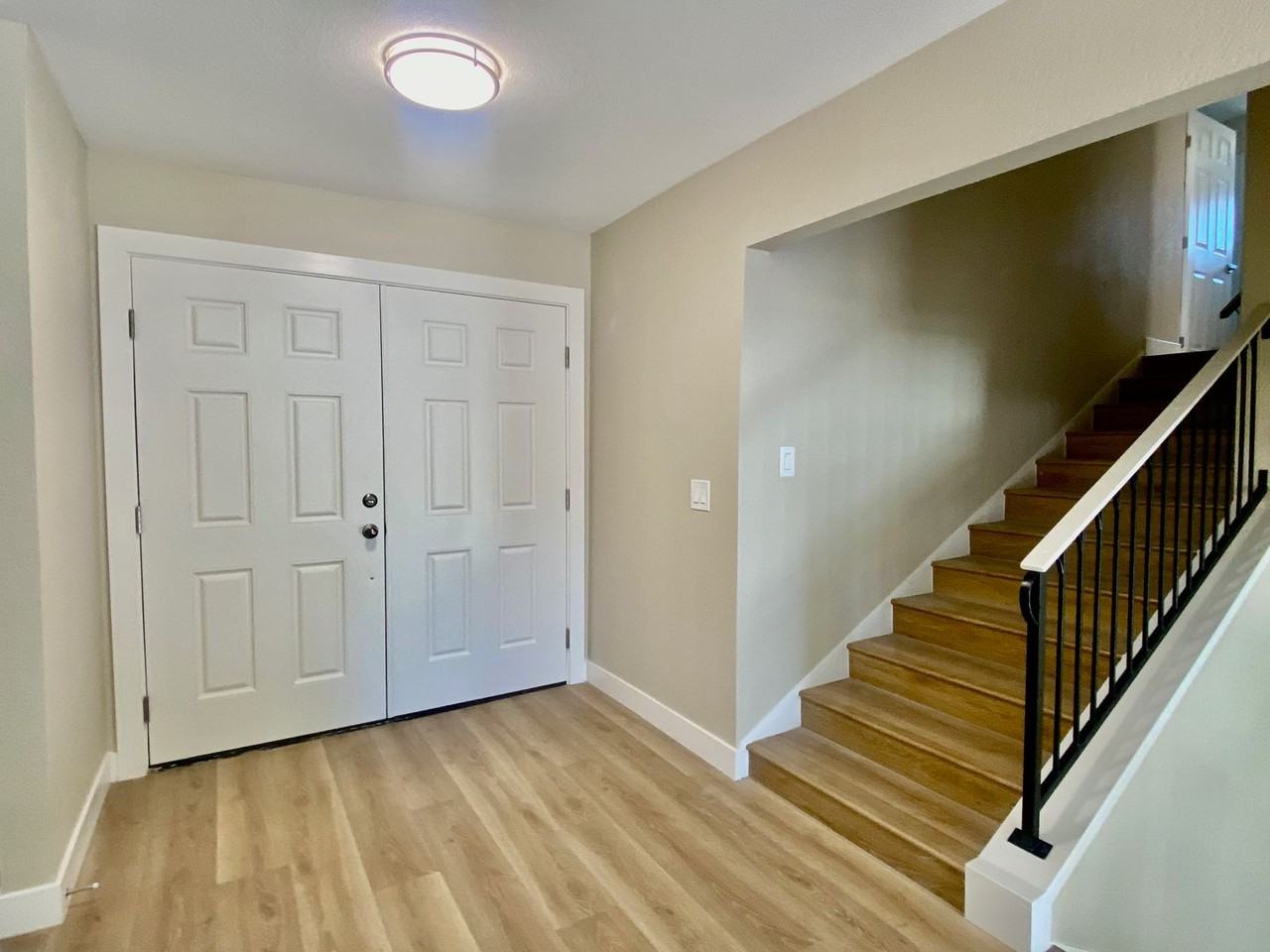 7349 Cross Dr - Photo 4 of 32