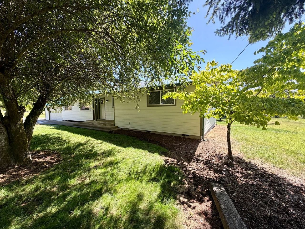 1191 Sable Dr - Photo 2 of 25