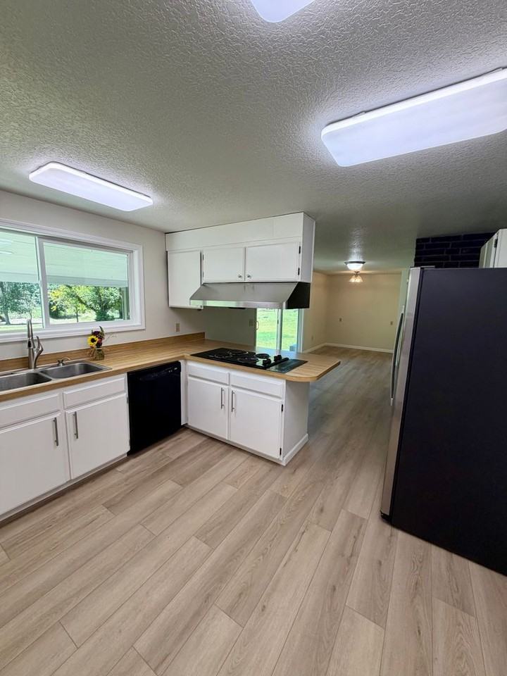 1191 Sable Dr - Photo 5 of 25