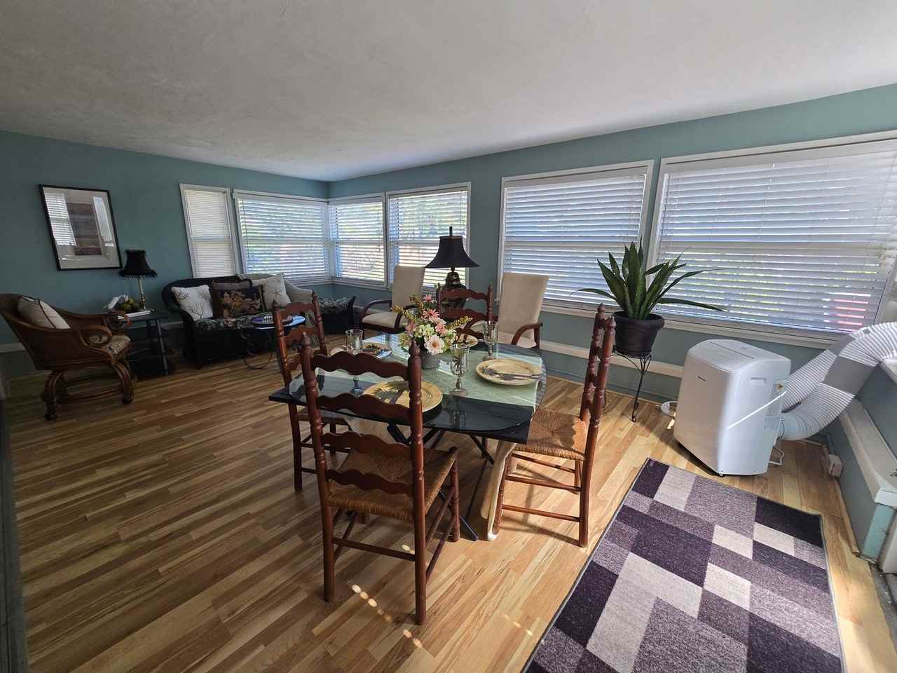 2441 Gulf Gate Dr - Photo 3 of 24