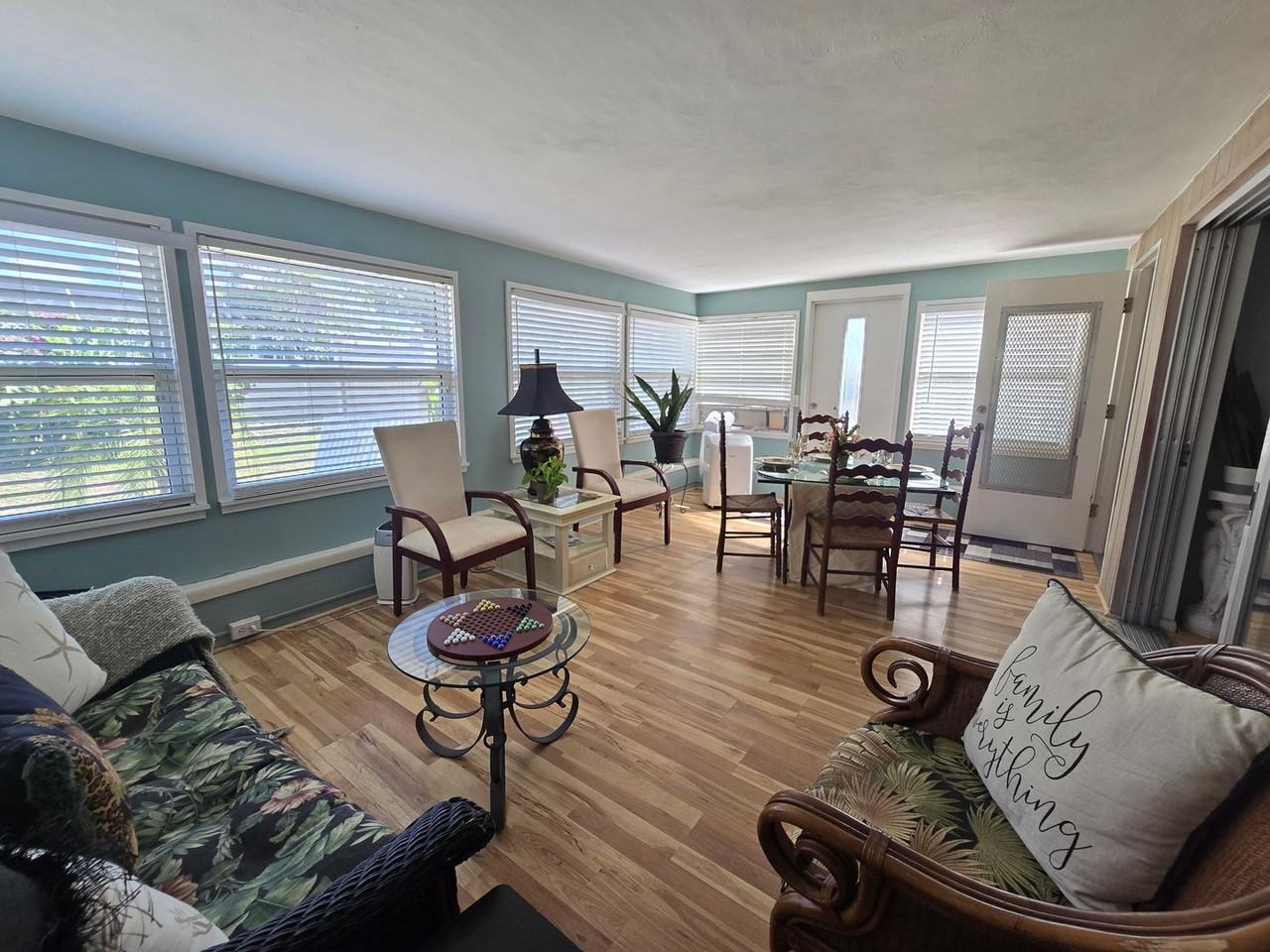 2441 Gulf Gate Dr - Photo 6 of 24