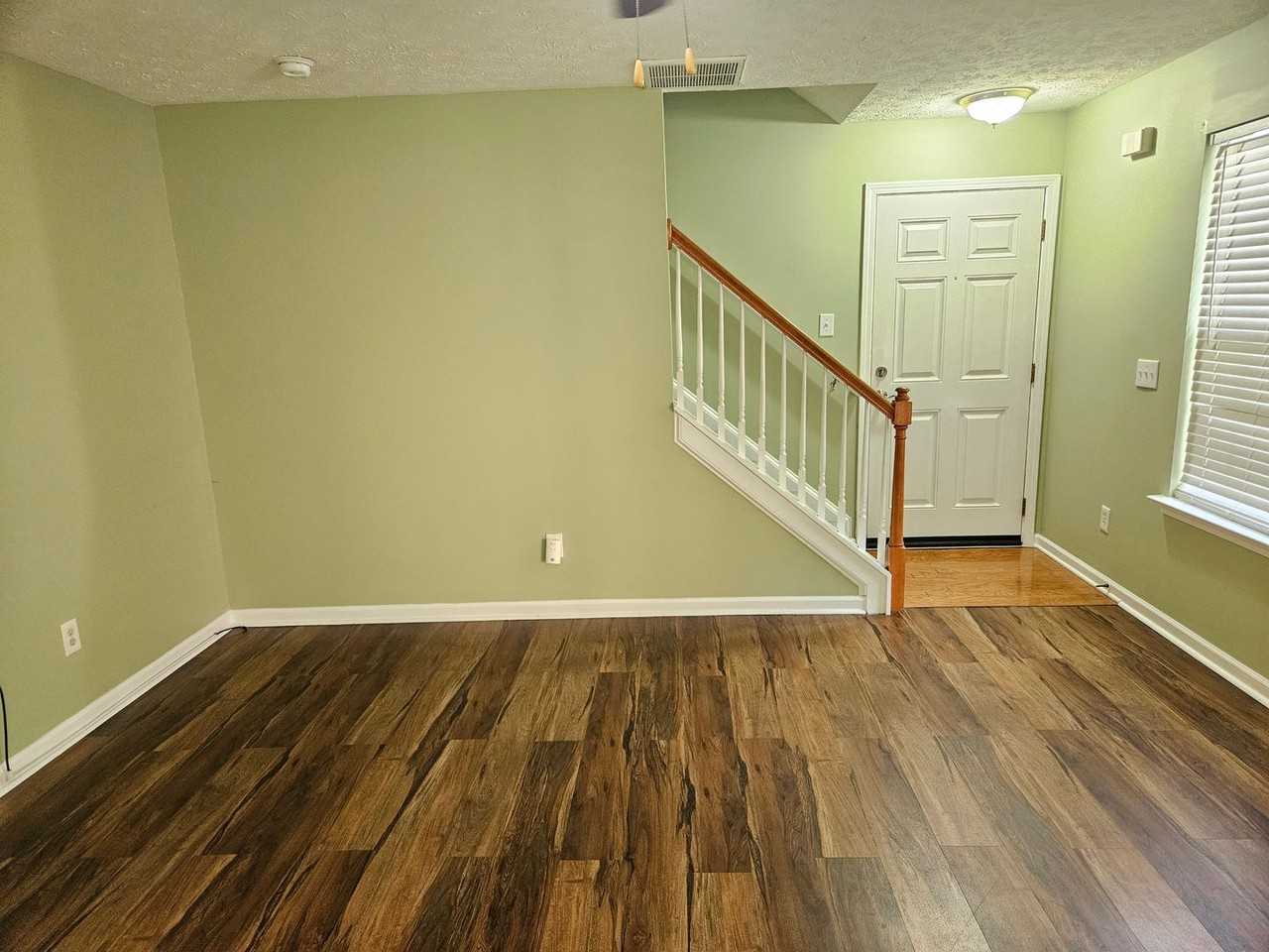 176 Oak Grove Pl - Photo 3 of 15