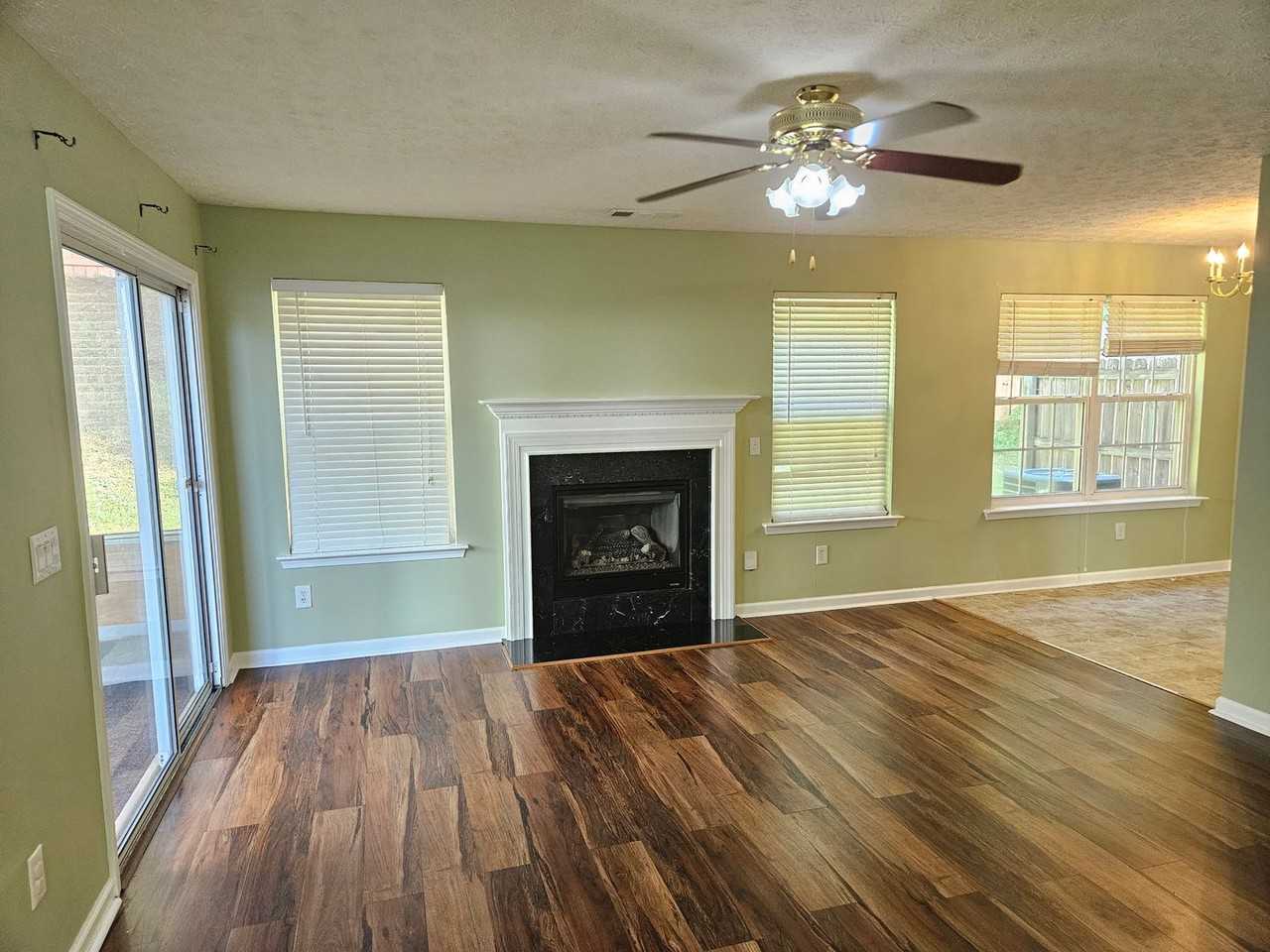 176 Oak Grove Pl - Photo 4 of 15